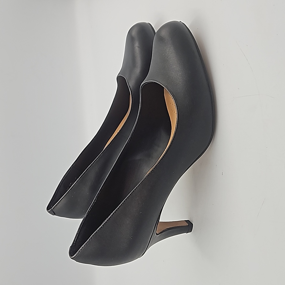 Clarks Artista Leather Pumps